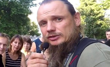 Кирило Стремоусов продовжує збирати навколо себе людей та чинити провокації. Тепер онлайн