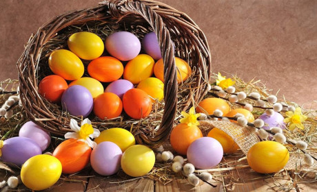 Фарбуємо яйця до Великодня: яскраві та прості ідеї