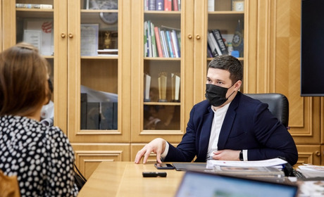 "Ми хочемо до 2024 року перевести всі державні послуги в онлайн": голова Мінцифри Михайло Федоров