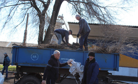 На стадіоні "Урожай" силами громади проведена весняна толока