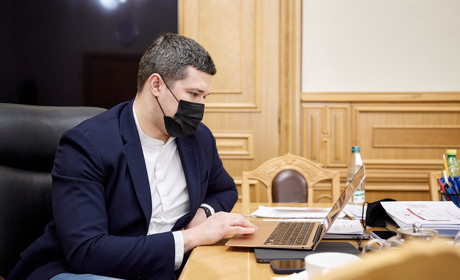 Потрібно перетворити ЦНАПи на точку доступу громадян до комп’ютера: голова Мінцифри Михайло Федоров