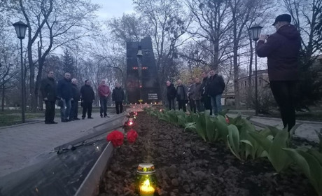 У Гадячі провели акцію "Запали свічку пам’яті" до роковин Чорнобильської трагедії