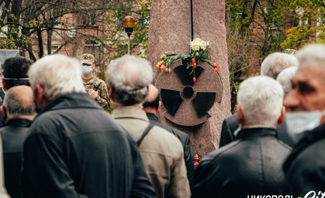 Подія у фото: в Нікополі вшанували пам'‎ять ліквідаторів аварії на Чорнобильській АЕС