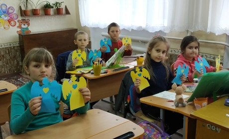 Вихованці Лантратівсько ліцею дбають про духовний добробут солдат