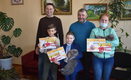 Переможців конкурсу "Весняні котики" нагородили у редакції "Вісника"