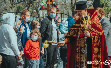 Релігійна громада храму Петра Калнишевського зустріла Світле Христове Воскресіння