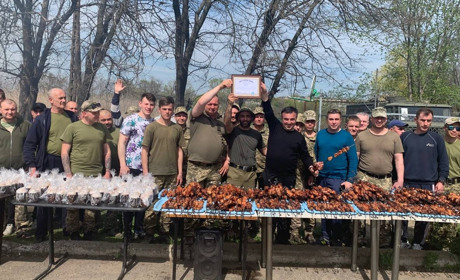 Рекорд України за кількістю приготованого шашлику поставили у Волноваському районі на Великдень