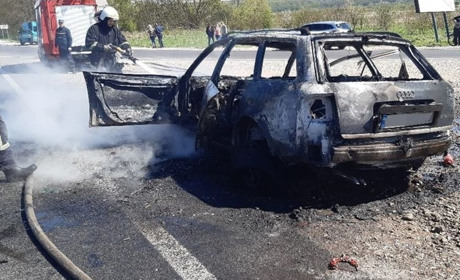 На вулиці Івано-Франківська у Калуші згорів автомобіль