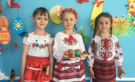 Огляд: чим ділилися троїчани на Великодні свята в соцмережах