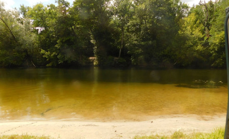 Працівники РЛП "Гадяцький" за минулий місяць вилучили близько 1200 метрів сіток