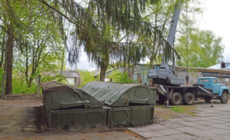Військовий понтон перевезуть до Меморіалу Слави