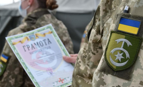 Провели день в польових умовах: як вітали новоградських піхотинців з професійним святом