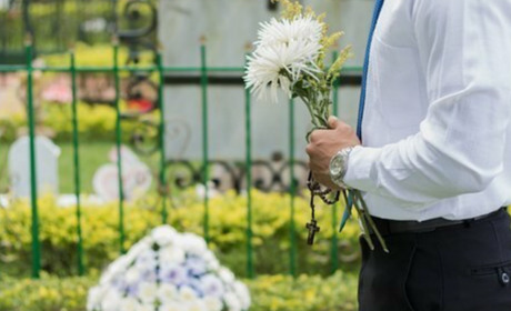 Усе про Проводи: коли приходити на кладовище, як поминати померлих, чого уникати