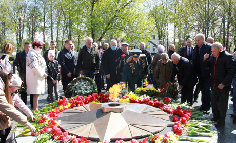 Пам’ятаємо: ніжинці відзначили 76-у річницю Дня Перемоги над нацизмом у Другій світовій війні. Фото