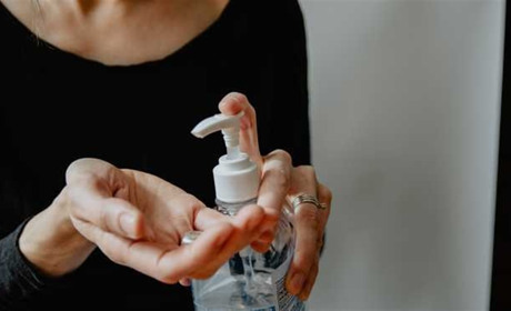 Чи може антисептик призвести до сп’яніння, всмоктуючись через шкіру?