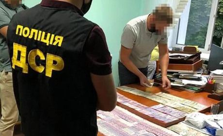 У вимаганні коштів з підлеглих обвинуватили керівницю ПФ в Хмельницькій області