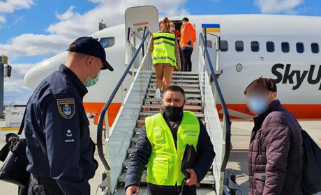 Міграційна поліція витворили злочинця, який нещодавно звільнився із Вознесенської колонії