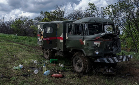 У Волноваському районі противник з ПТУРа відкрив вогонь по автомобілю саперів: фото