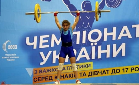 Попаснянка София Наумова стала чемпионкой Украины по тяжелой атлетике