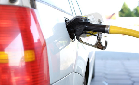 Кабмін відрегулював ціни на пальне: скільки коштуватиме бензин та "дизель"