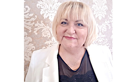 У світ вийшла книга «Березневі гостинці» письменниці зі Славути Галини Душнюк