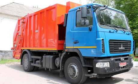 У Копайгородській громаді з'явився сміттєвоз