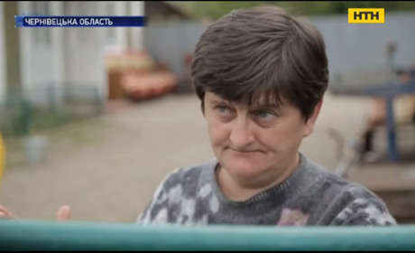 «Моя донька захищалась», - мати затриманої за вбивство батька у селі Валява (відео)