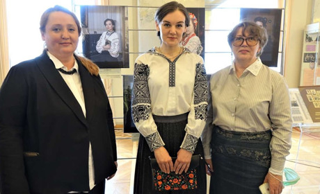 Серед них є сорочка Лесі Українки: у Києві презентували експозицію вишиванок видатних українців