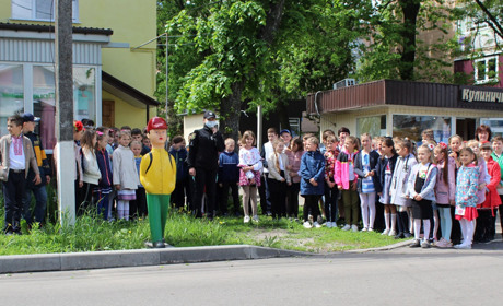 Для гадяцьких школярів провели цільову прогулянку "Пішохідний перехід"