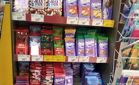 Любитель солоденького: у Старокостянтинові поліцейські затримали крадія шоколадок