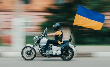 Подія у фото: у Нікополі відбувся авто-мото пробіг до Дня вишиванки