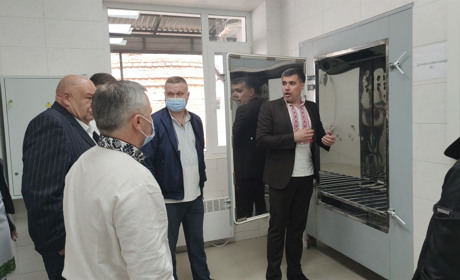 Кіцманська лікарня запустила в роботу нову дезінфекційну камеру