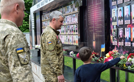 У Старокостянтинові вшанували героїв України