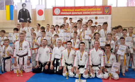 Наші спортсмени прославили Попасну на змаганнях з косікі карате у Донецькій області