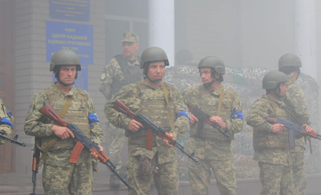 Як у Мені резервісти боронили міську раду