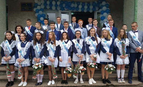 Кінець навчання – всі на канікули: Коли Останні дзвінки у школах Рахівщини