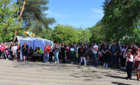 День вуличної музики вп’яте відбувся у Славуті. Була ще козацька кухня, атракціони і батути