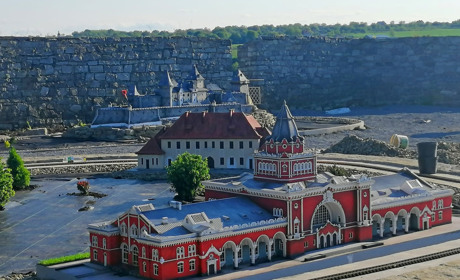 На мініатюру залізничного вокзалу Чернігова відтепер можна подивитися у Кам'янці-Подільському