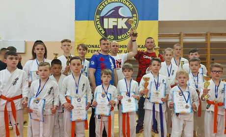 Первомайські каратисти вибороли третє командне місце на Кубку України з кіокусін
