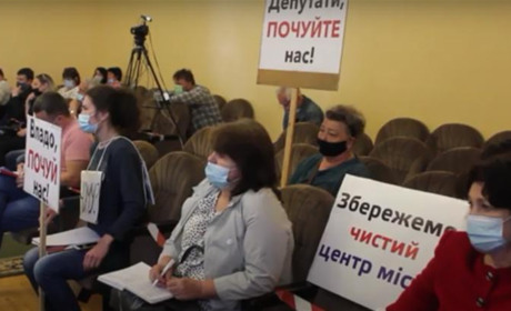 Калуська міська рада відмінила рішення виконкому про встановлення МАФів на вул. Винниченка