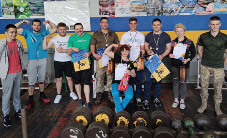 У Попасній пройшли змагання з багатоповторного жиму лежачи