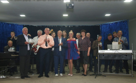 Вечір ретро-музики 70-90 років відбувся у Лужанському будинку культури