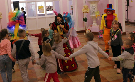 В Попасной для детей устроили праздник
