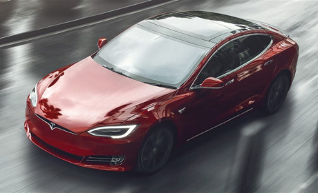 Tesla Model S снижает цены