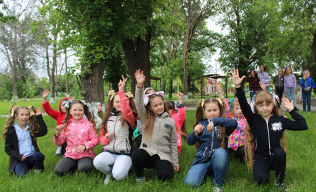 Гуртківці будинку школярів відвідали шість "веселих станцій" в подорожі до нових знань та хобі