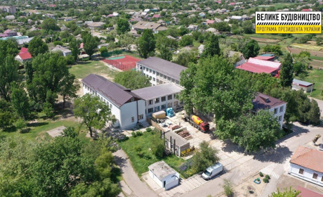 Капітальний ремонт покрівлі та класів: в Скадовському районі ремонтують школу