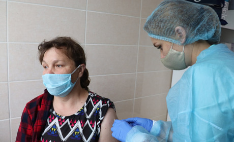 Цифра дня: на Сірогозщині першу дозу вакцини отримало 6 відсотків мешканців громади