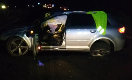 У Новоград-Волинському районі водій-іноземець на Audi влетів у відбійник