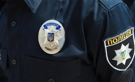 Хотів підірвати торгівельний центр, вимагав мільйон доларів і гелікоптер: поліція затримала чоловіка