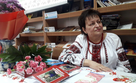 У Рахові всі плакали: поетеса Марія Кокіш-Гриник презентувала власні книги